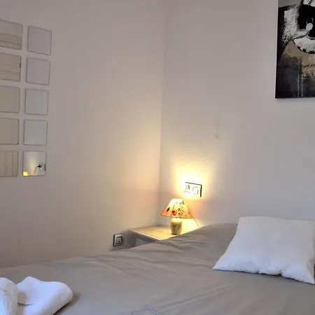 Cosmos Sur Apartment